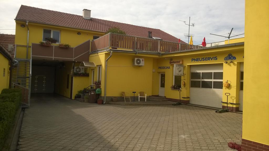 Penzion Toscana Lanžhot Eksteriør bilde